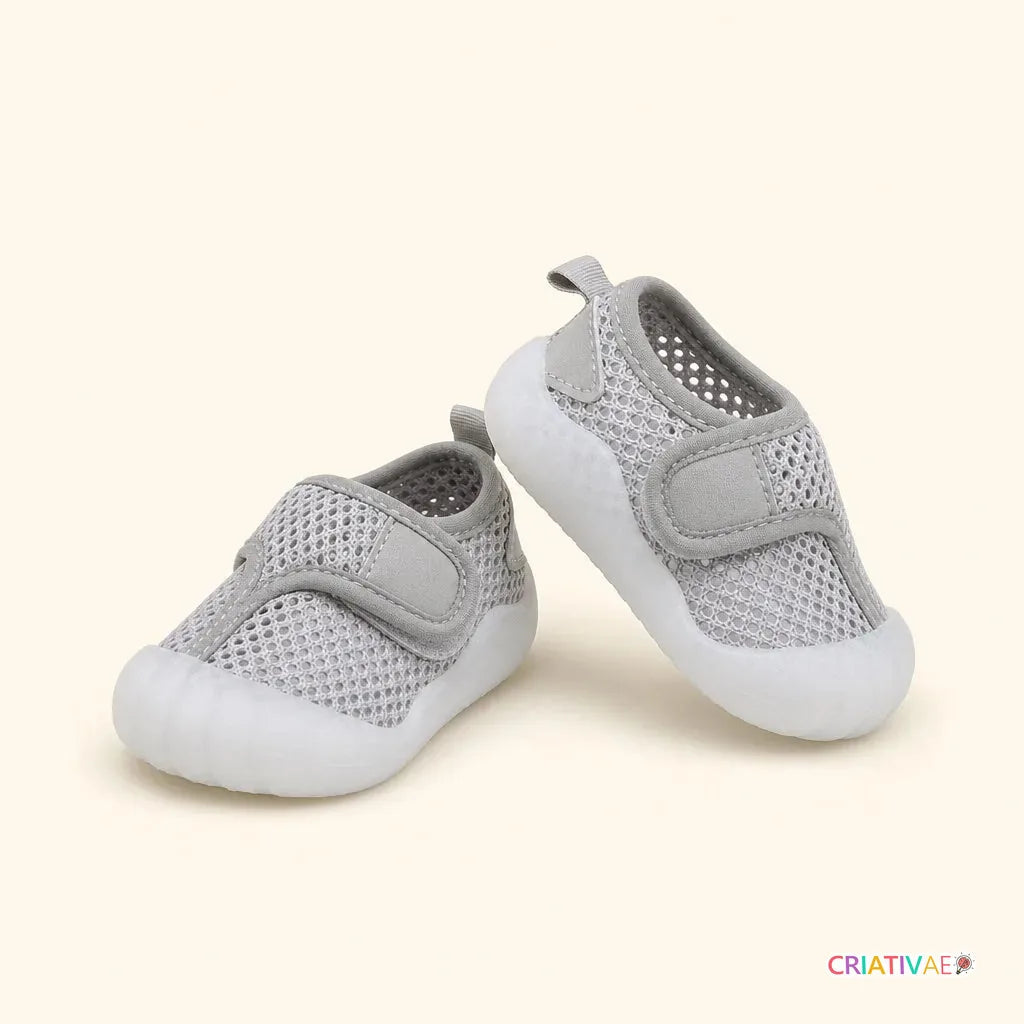 AirSteps Criativae - 足がむれない通気メッシュのベビーシューズ