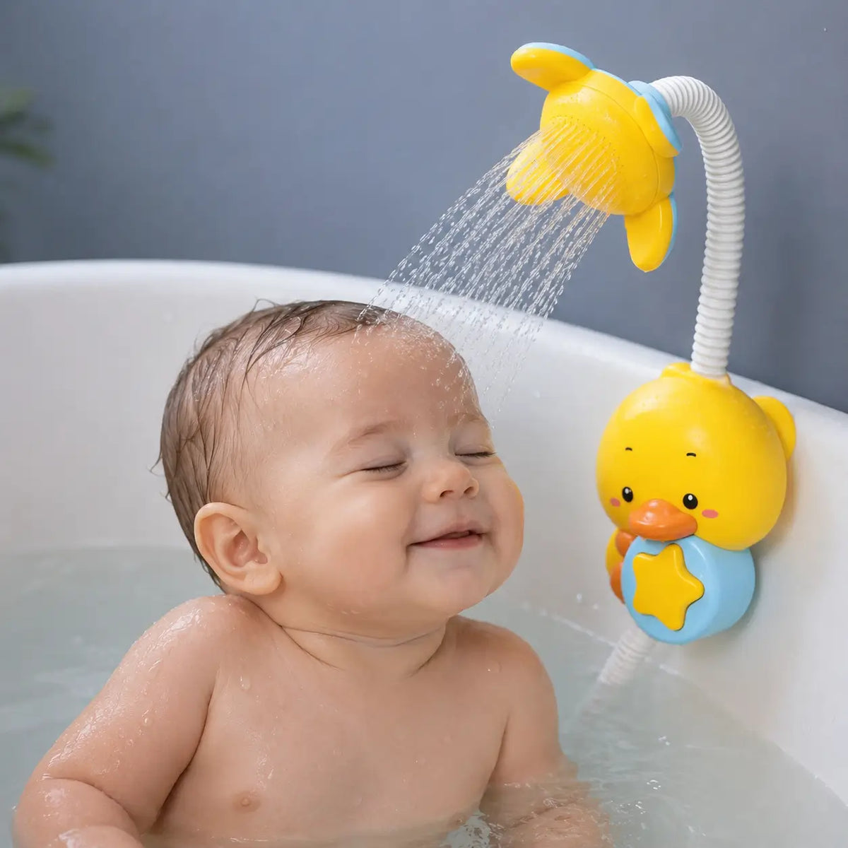 Nachher — Baby Shower Criativae - 浴槽の縁に吸盤で付くやさしいこどもシャワー